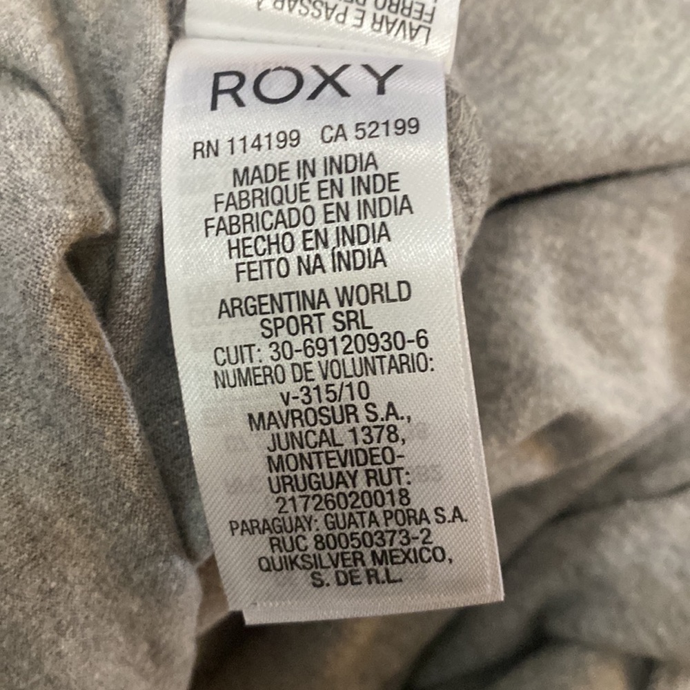 2016 Roxy tee 🌺🌸🌴 - Picture 10 of 12